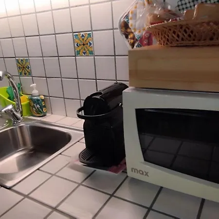 בית נופש A Casa Ra Cummari פלאצולו אקריידה